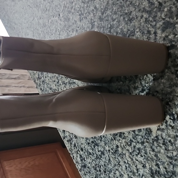 JustFab Ilsa Platform Heeled-Booties Taupe Size 10 - Picture 9 of 14